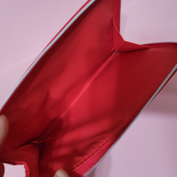 Christian Dior Red Make Up Pouch❤ - Picture 5 of 9